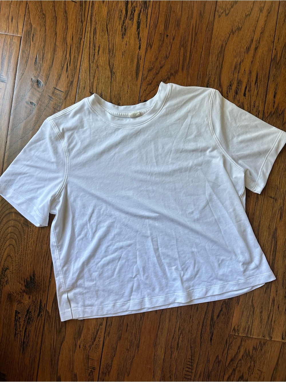 Lululemon - Ultralight Waist-Length Tshirt